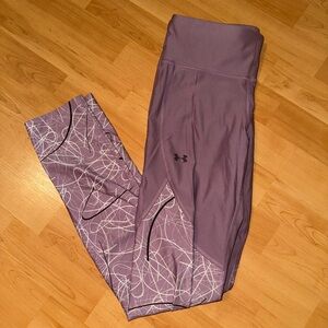 Under Armour Leggings
Size medium women’s
Color: light purple